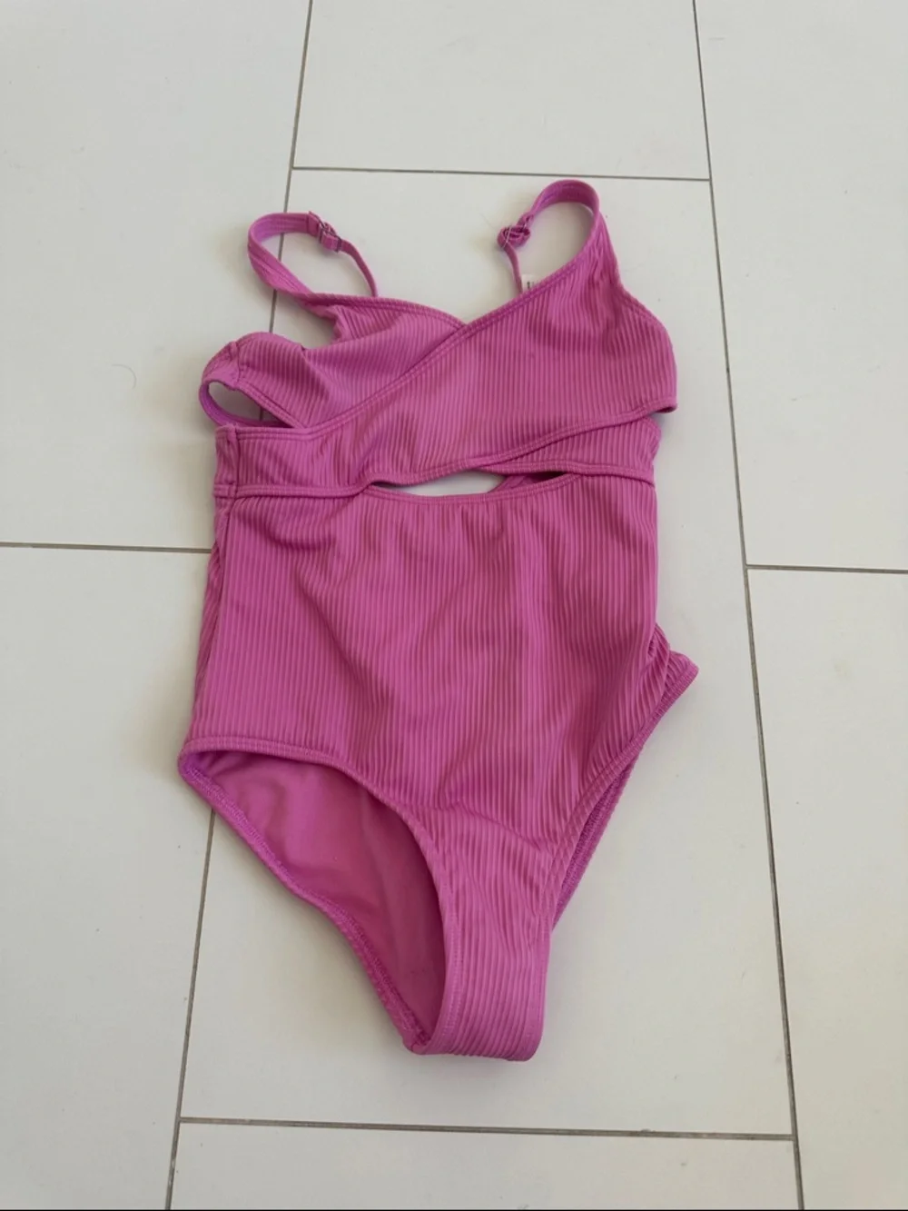 Abercrombie kids pink one piece ribbed swimsuit 9/10 girls